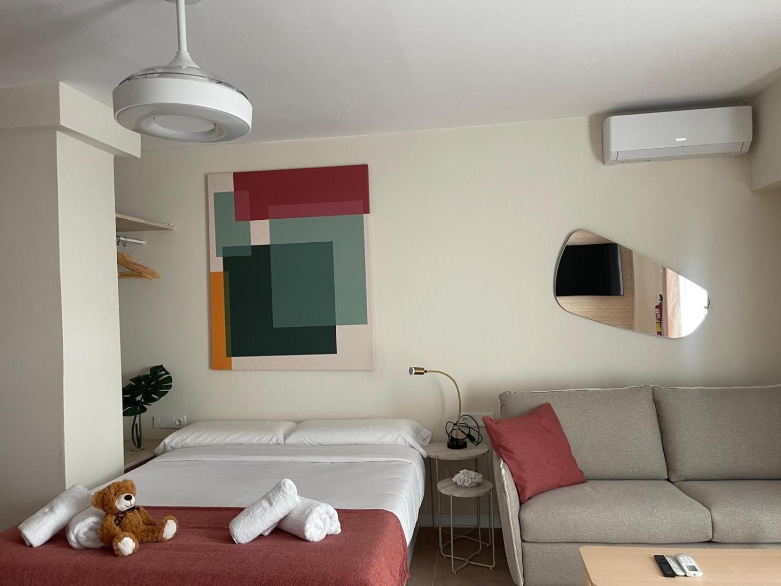 Osito Hub - Pintor Nicolau Appartement Valencia Buitenkant foto